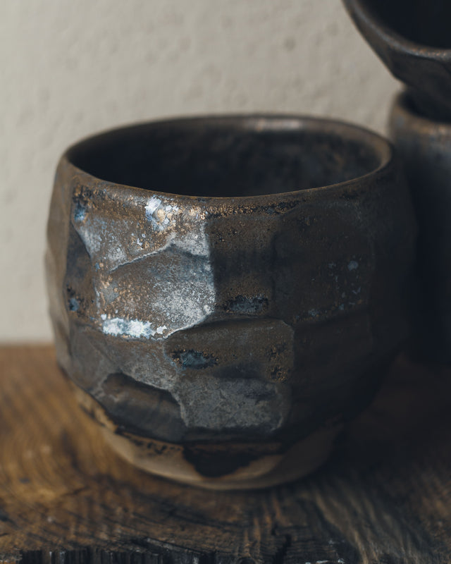 Unique Kurinuki Bronze - Becher